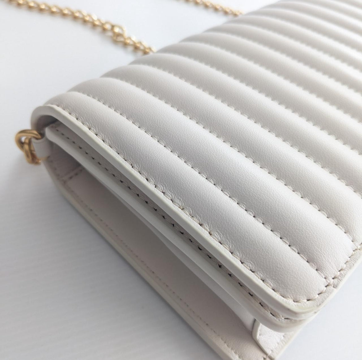 Oroton - White Leather Handbag