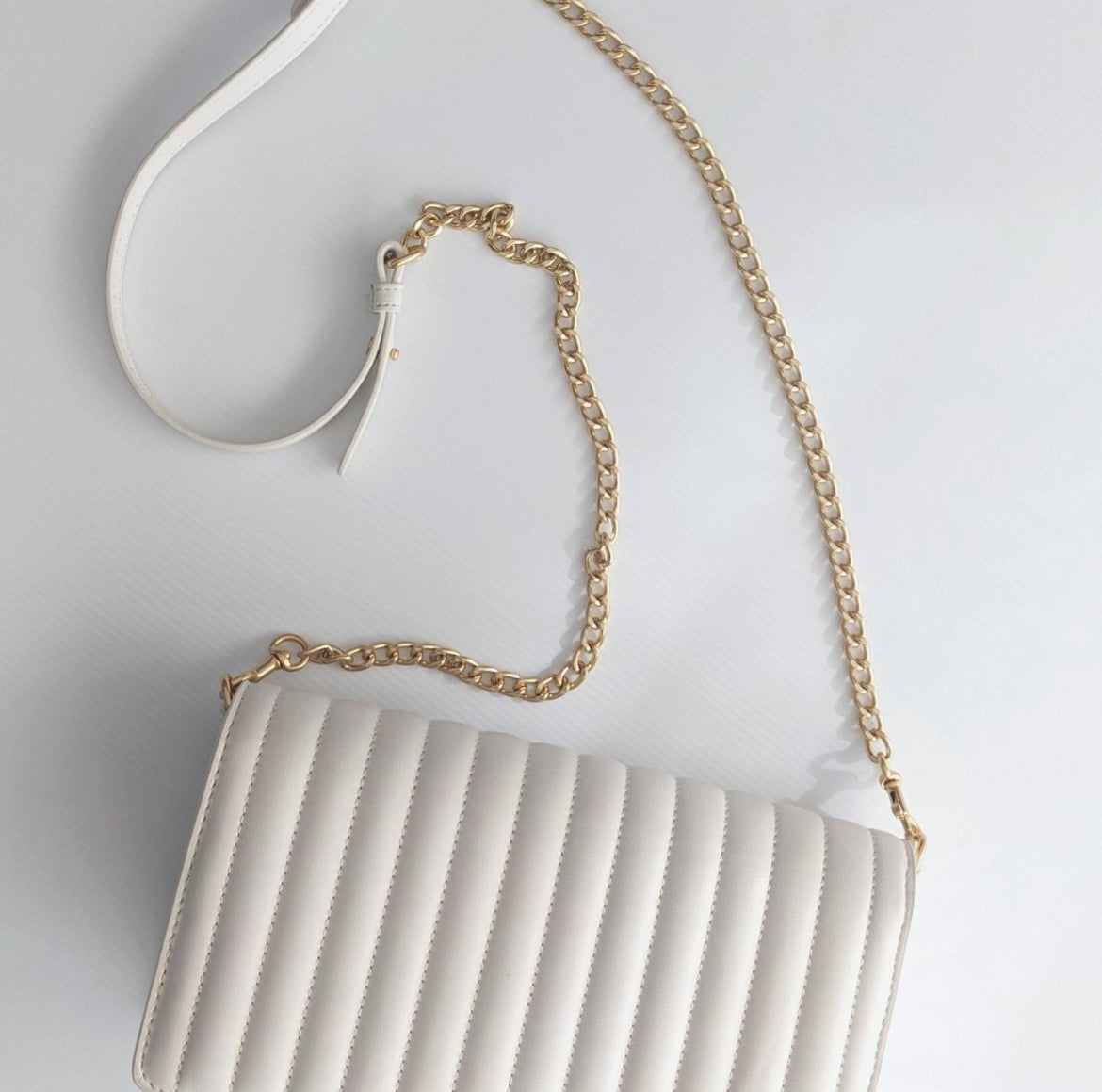 Oroton - White Leather Handbag